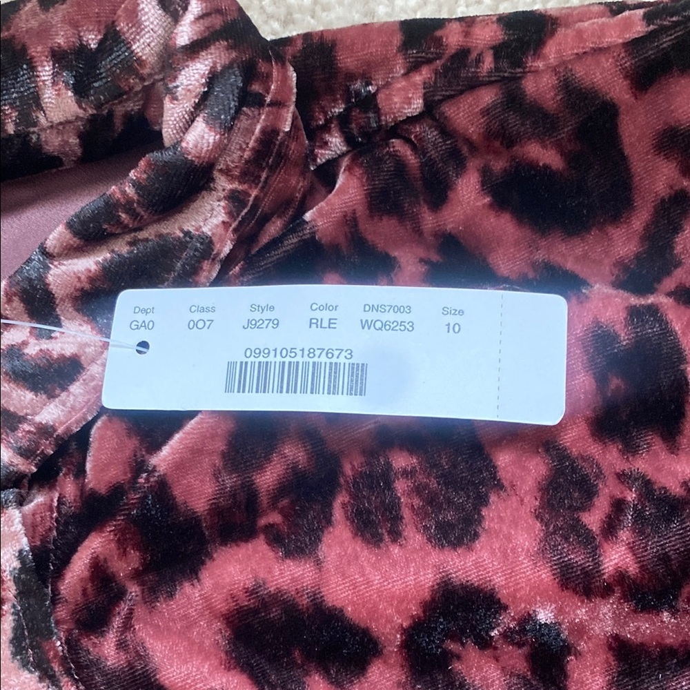 J Crew Classic-fit shirt in Drapey Velvet Rose Leopard Print - Picture 2 of 8